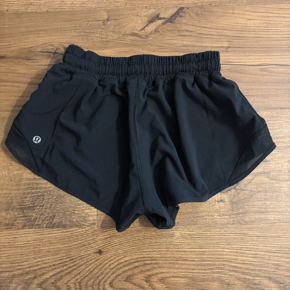 lululemon athletica Black Women's Hotty Hot Shorts - Picture 2 of 4